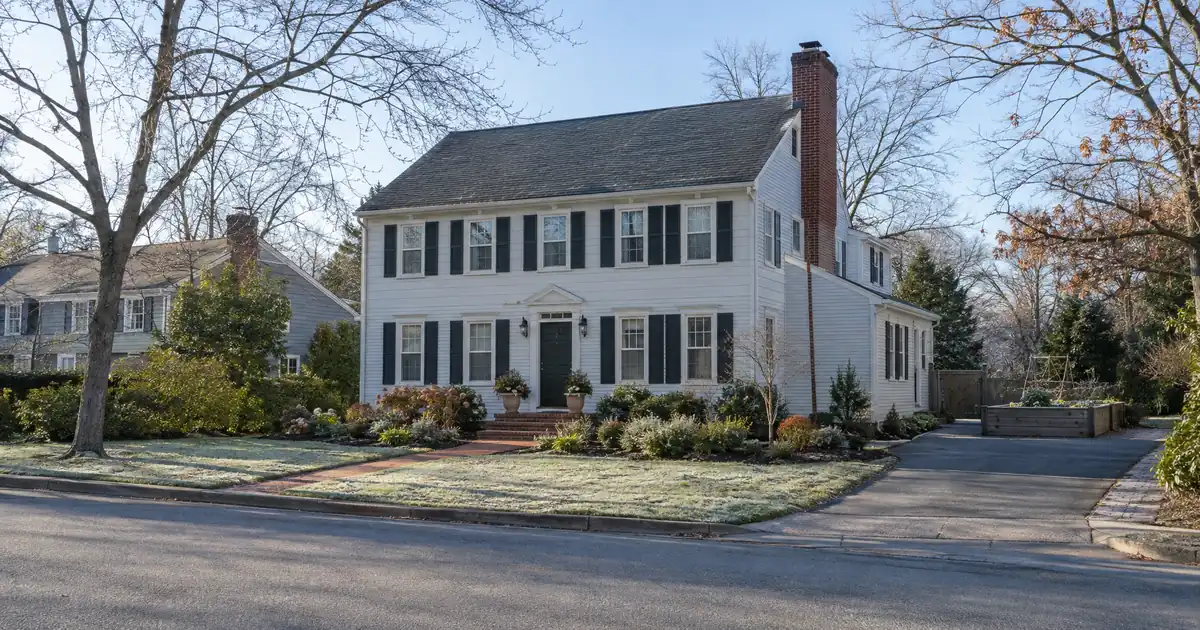 How an FHA Loan Lender Verifies Work History After a Job Change