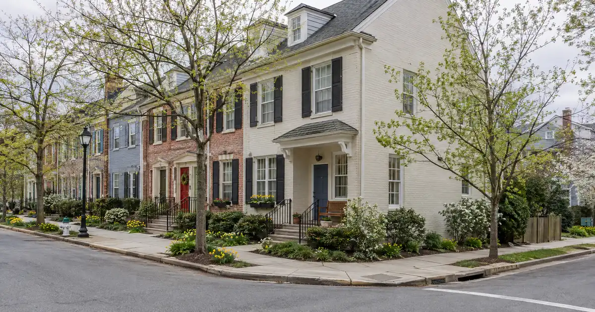 How to Qualify for a Conventional Loan Using Room Rent
