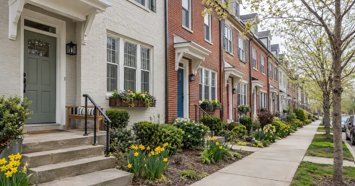 How to Decide Between a Portfolio Mortgage and a Conventional Loan