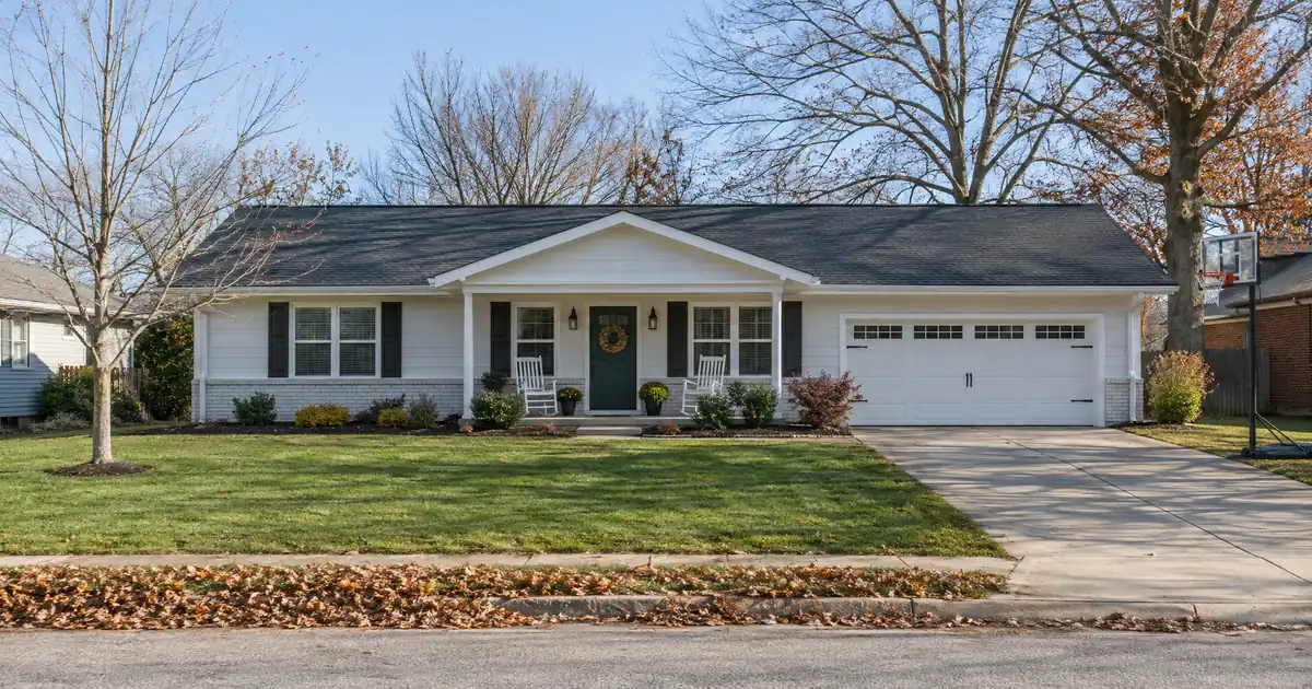 How a Lender Counts Your Existing Mortgage Payment on a Conventional Loan