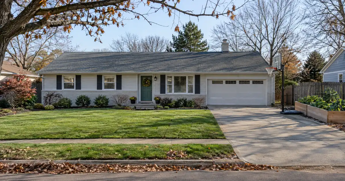 How a Lender Sizes a Second Home Conventional Loan for a Vacation Property