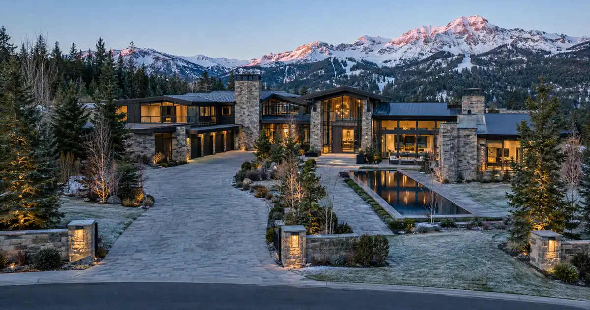How a Jumbo Lender Sizes the Loan When the Down Payment Changes