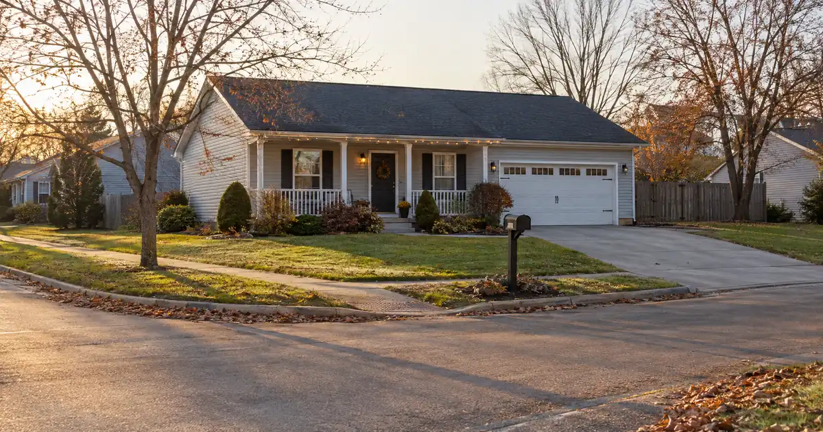 How Lenders Treat the Loan If You Cannot Refinance After Divorce