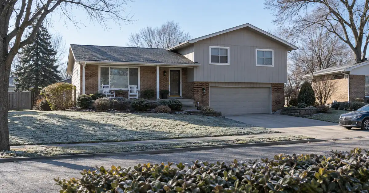 Can You Still Close a DSCR Loan When HOA Dues Are High?