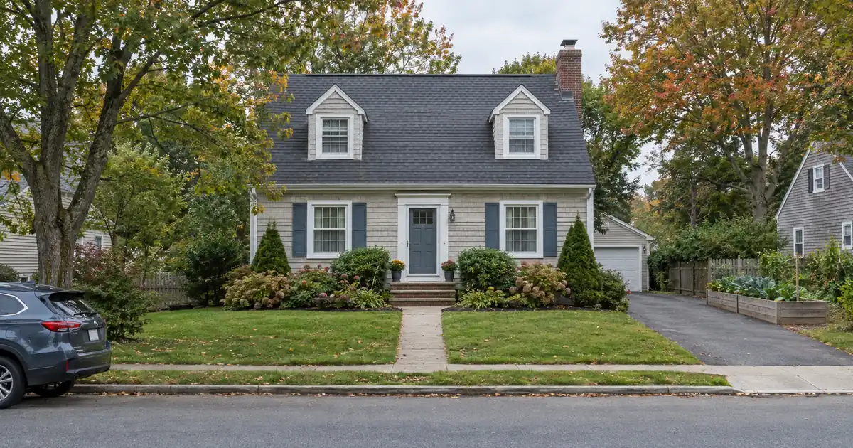 DSCR HELOC vs DSCR Cash-Out Refinance Before Your Return Is Filed