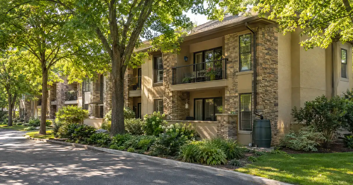 DSCR HELOC vs DSCR Cash-Out Refinance for Condo Owners Skipping a Down Payment