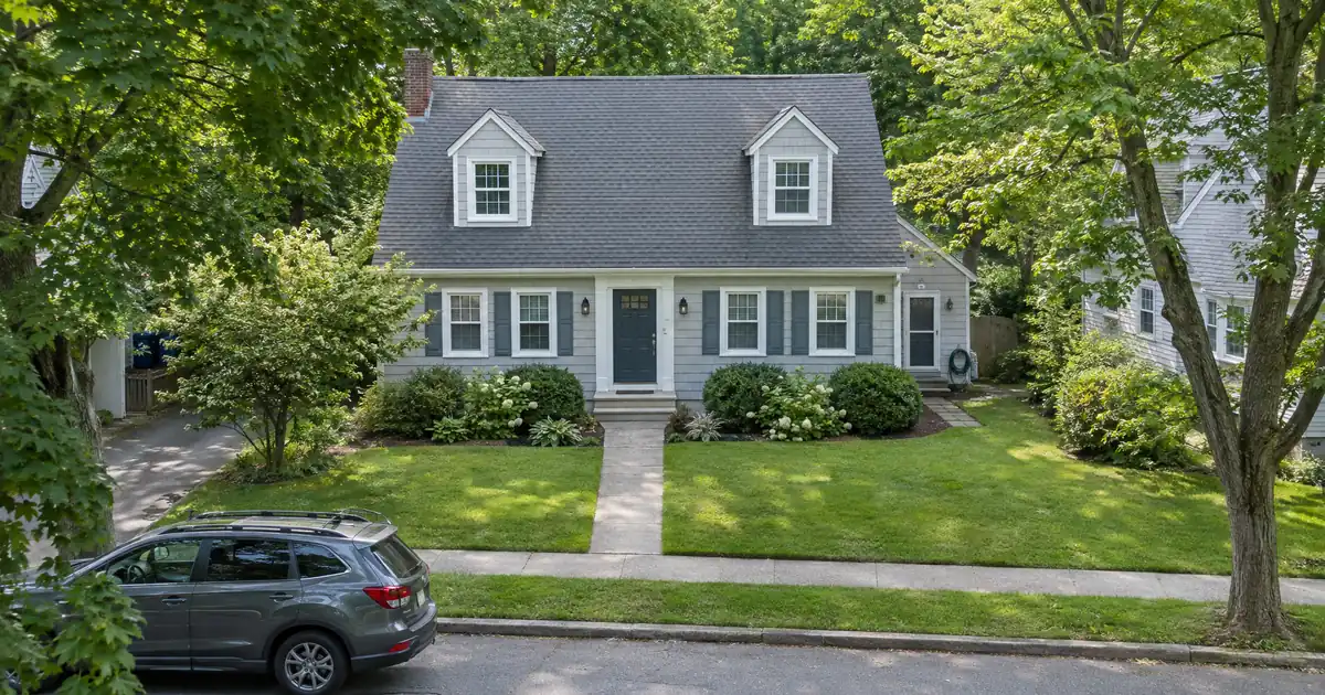 How Much Down Payment Does an Interest-Only DSCR Loan for 1099 Contractors Need?