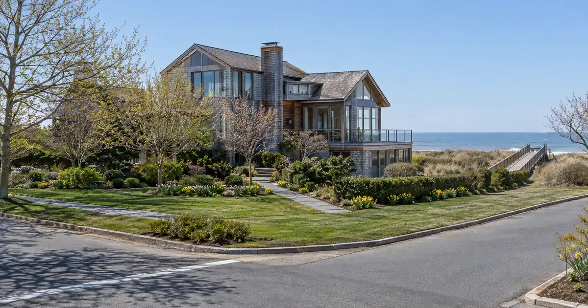 Can Stock and Bond Accounts Qualify You for a Jumbo Mortgage?