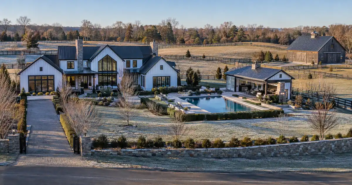 Can You Cross-Collateralize Properties on a Super Jumbo Mortgage?