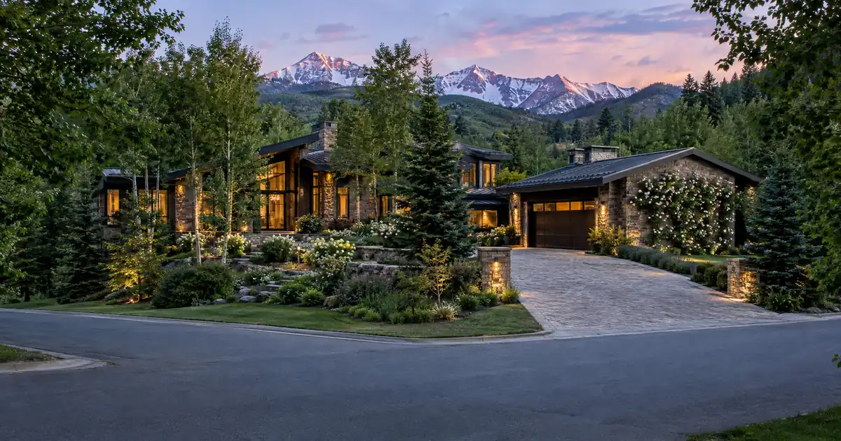 How to Buy Acreage With an SBLOC and Take Out a Super Jumbo Loan