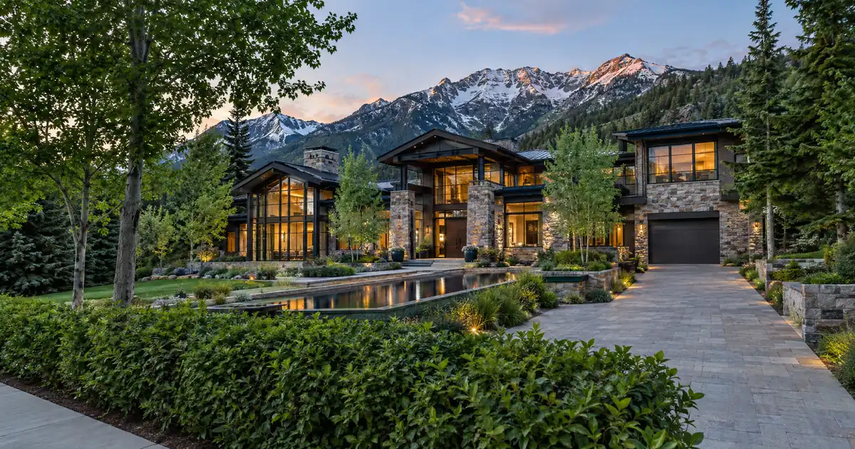 Can an Owner in a New Field Use Bank Statements for a Super Jumbo Loan?