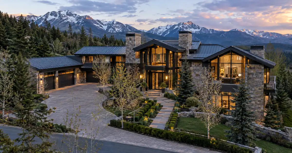 Can a Primary Home Carry a Super Jumbo Second Lien on Bank Statements?