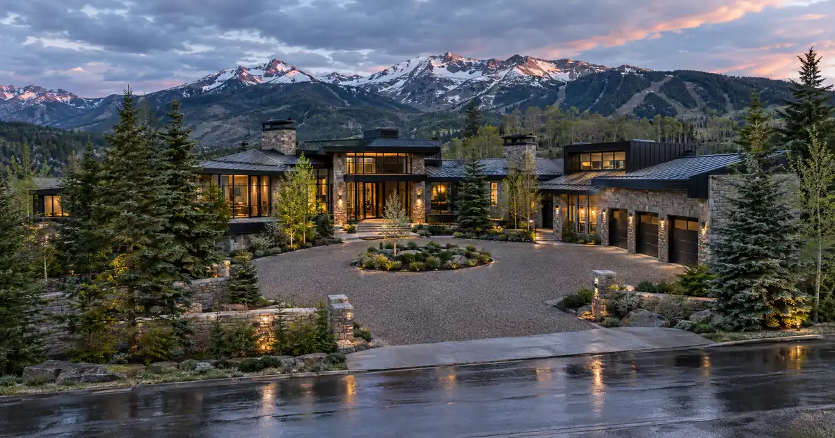 How a Luxury STR Operator Picks Bank Statement or DSCR on a $3M Home