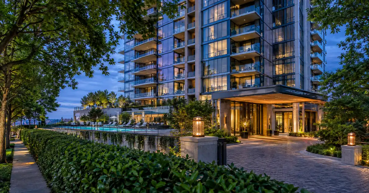 Traditional Jumbo vs Super Jumbo DSCR on a Non-Warrantable Luxury Condo