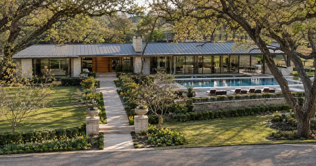 No-Ratio DSCR vs Sub-1.0 Reserves on an Acreage Luxury Rental