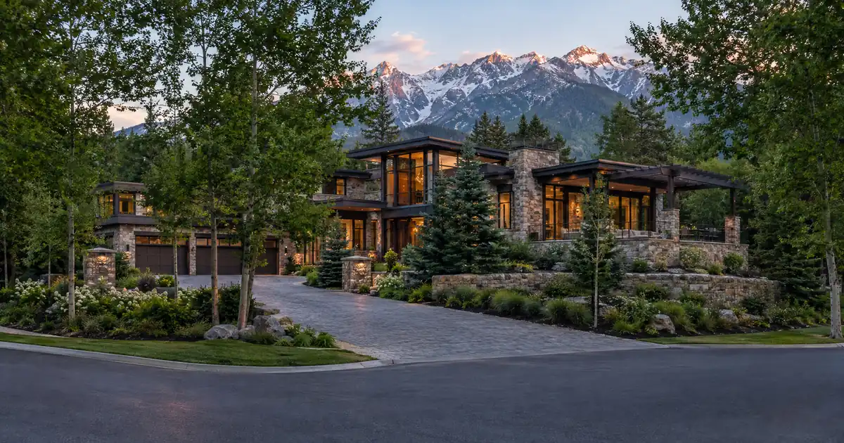 Can a Private-Bank Luxury Rental Cash Out Into a Super Jumbo DSCR Loan?