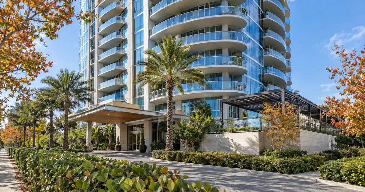How Super Jumbo DSCR Lenders Value a Penthouse Rental