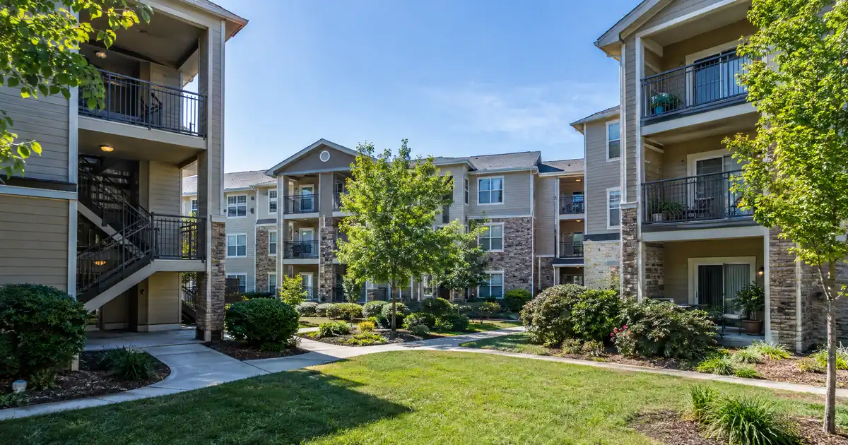 Can a Family Trust Get Super Jumbo DSCR on a 5-to-10-Unit Building?