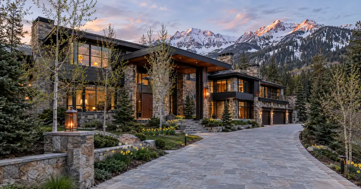 How Much Guest House Rent Adds to a Luxury Airbnb Super Jumbo DSCR Loan