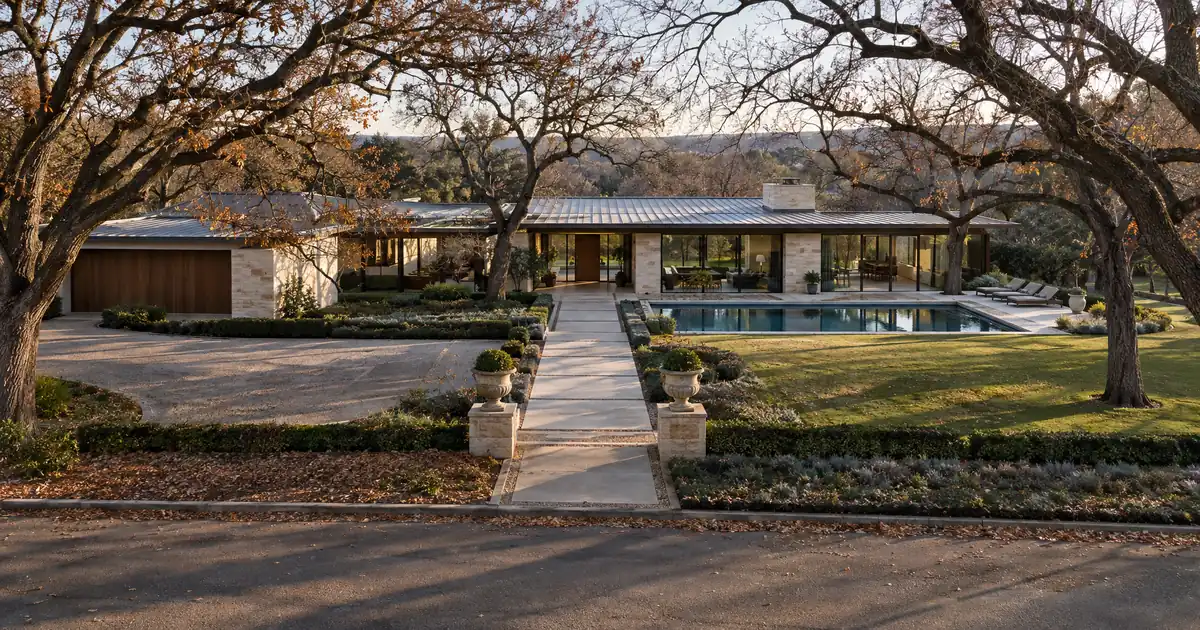 Can a Trust-Held Luxury Rental Use DSCR Cash-Out for a Business Purchase?