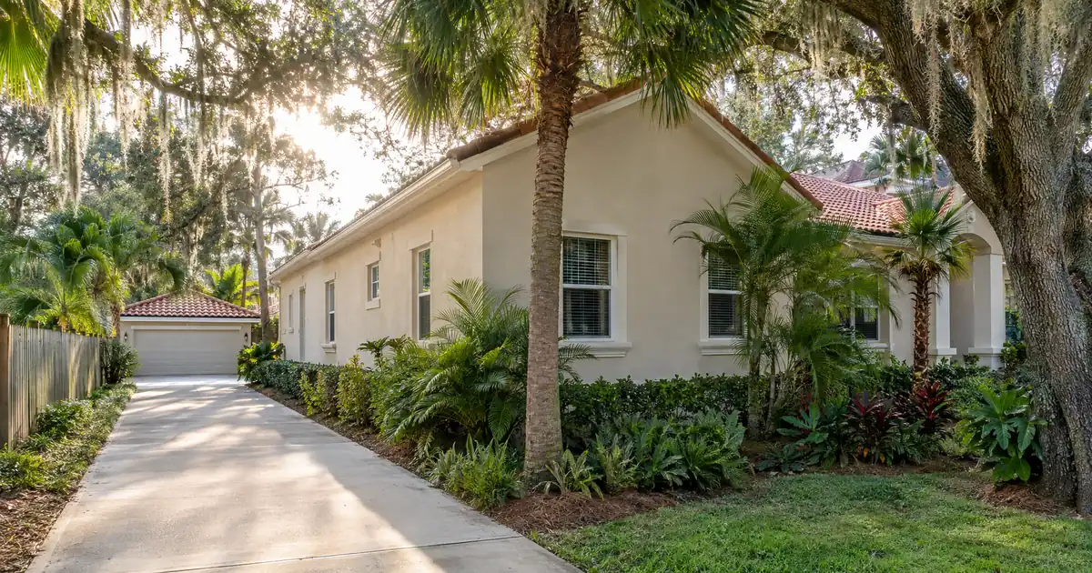 Can a Florida Buyer Get a Mortgage After Paying Cash for a House With No Income?