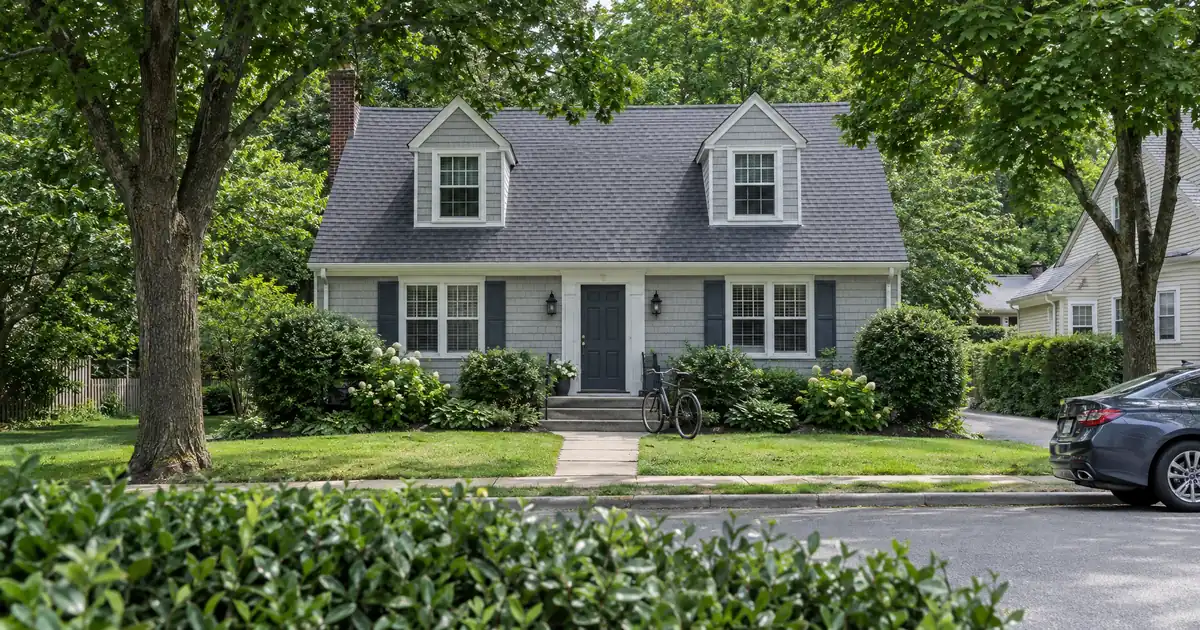 Cash-Out Refinance vs HELOC for Funding Your Next Rental Down Payment