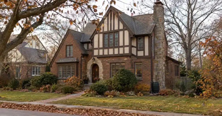 How a Cash-Out Refinance Changes the Payment on a Variable HELOC