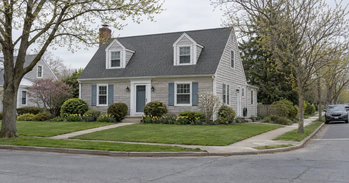 Second-Lien HELOC vs Extra Payments When Keeping a Sub-4% Mortgage