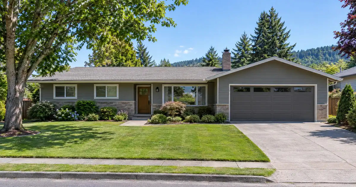 Mortgage refinance in Kelso, Washington — a better loan on the same home