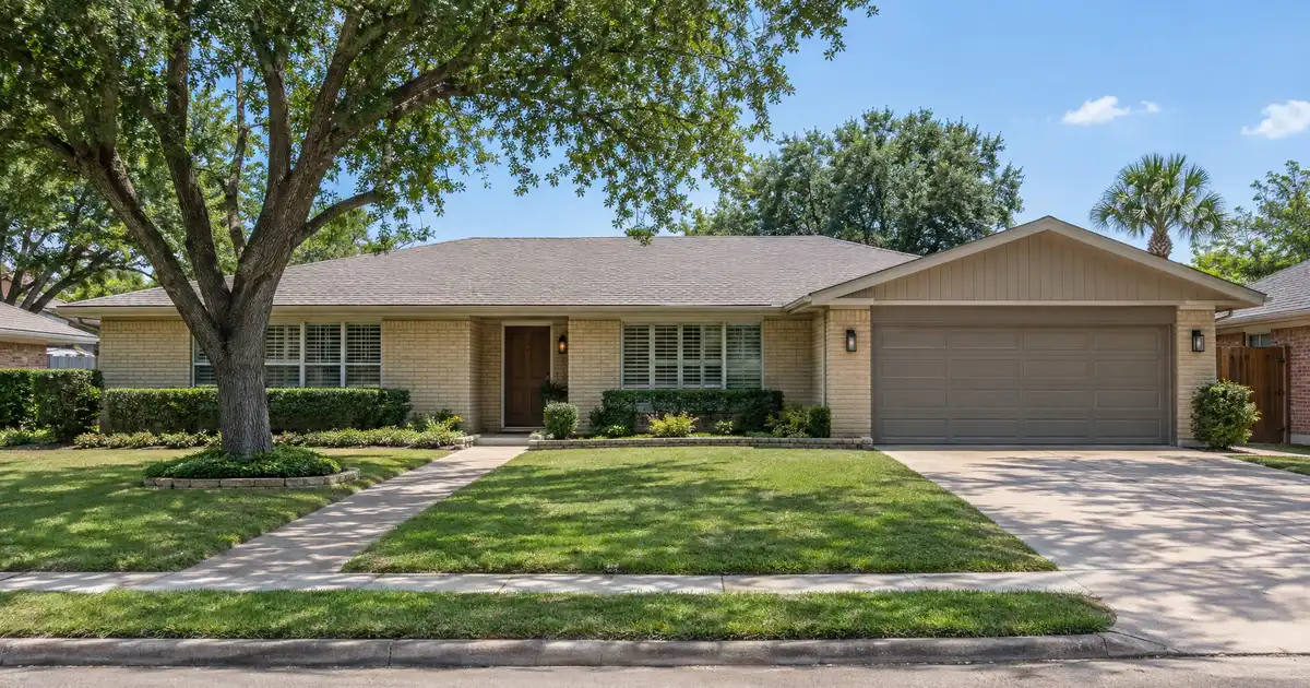 Mortgage refinance in Laredo, Texas — a better loan on the same home