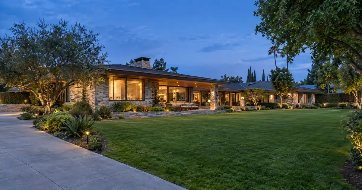Jumbo cash-out refinance in Lynwood, California — equity above the conforming limit into cash