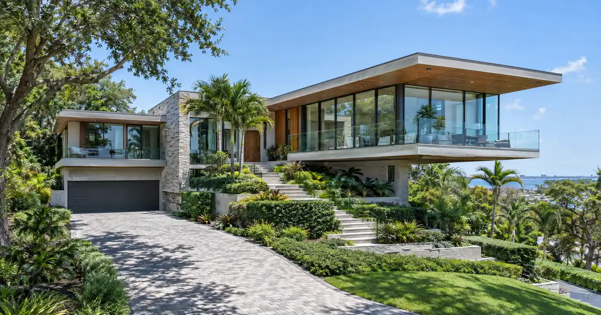 Jumbo cash-out refinance in Miramar, Florida — equity above the conforming limit into cash