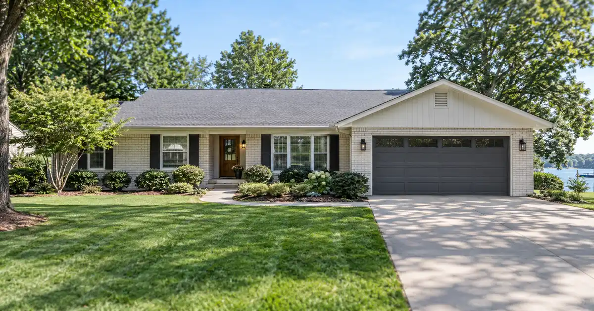Mortgage refinance in Mooresville, North Carolina — a better loan on the same home