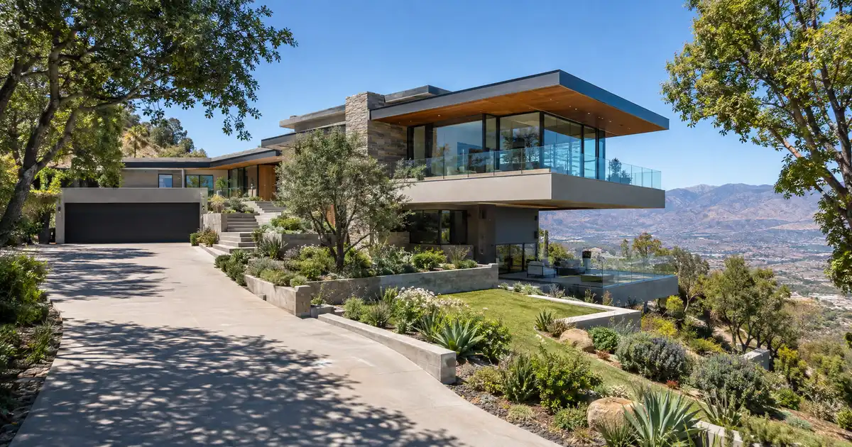 Jumbo cash-out refinance in Moreno Valley, CA — equity above the conforming limit into cash