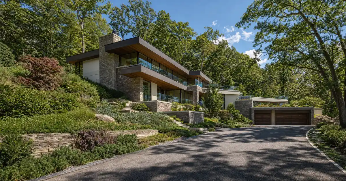Jumbo cash-out refinance in Ohio — equity above the conforming limit into cash