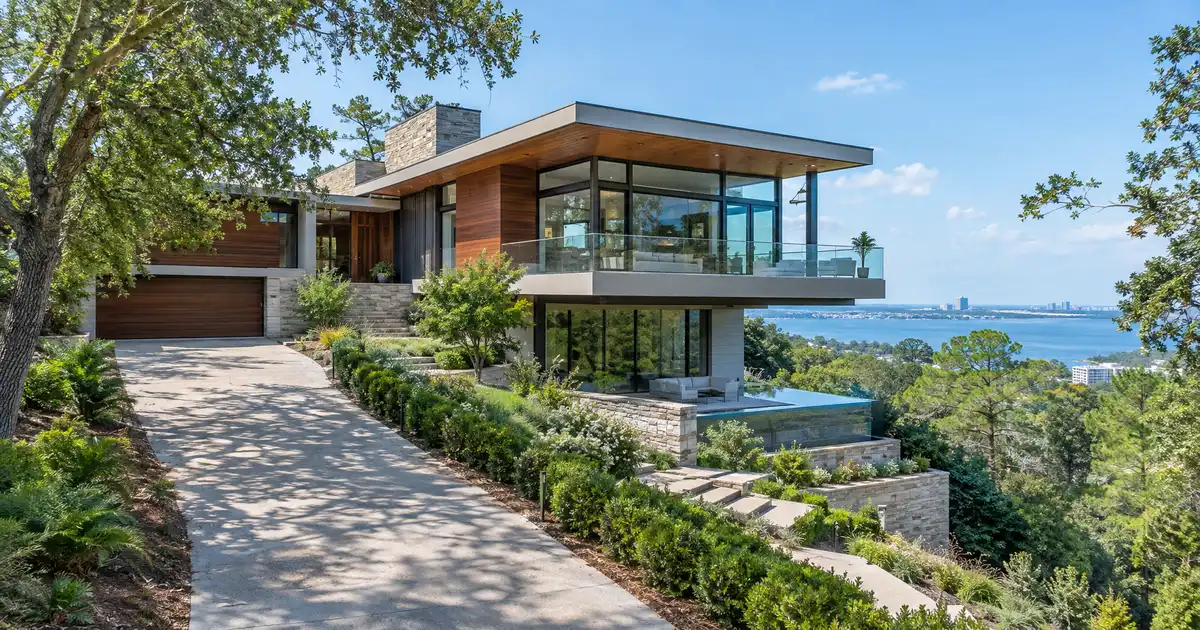 Jumbo cash-out refinance in Panama City, Florida — equity above the conforming limit into cash