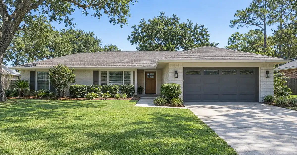 Mortgage refinance in Pensacola, Florida — a better loan on the same home