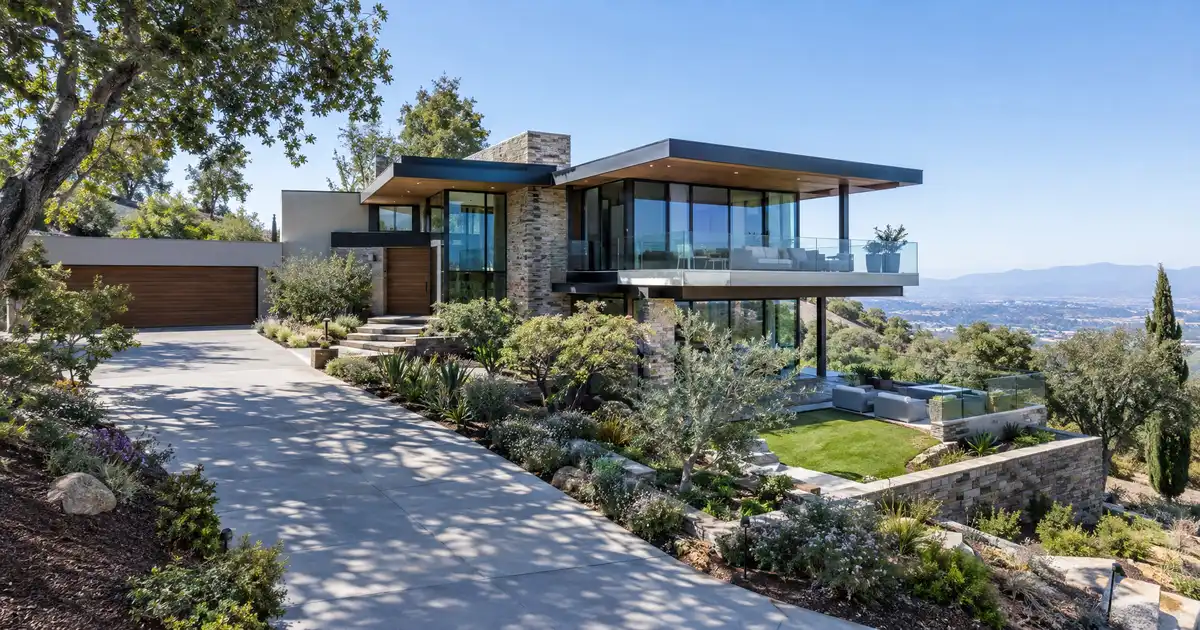 Jumbo cash-out refinance in Perris, California — equity above the conforming limit into cash