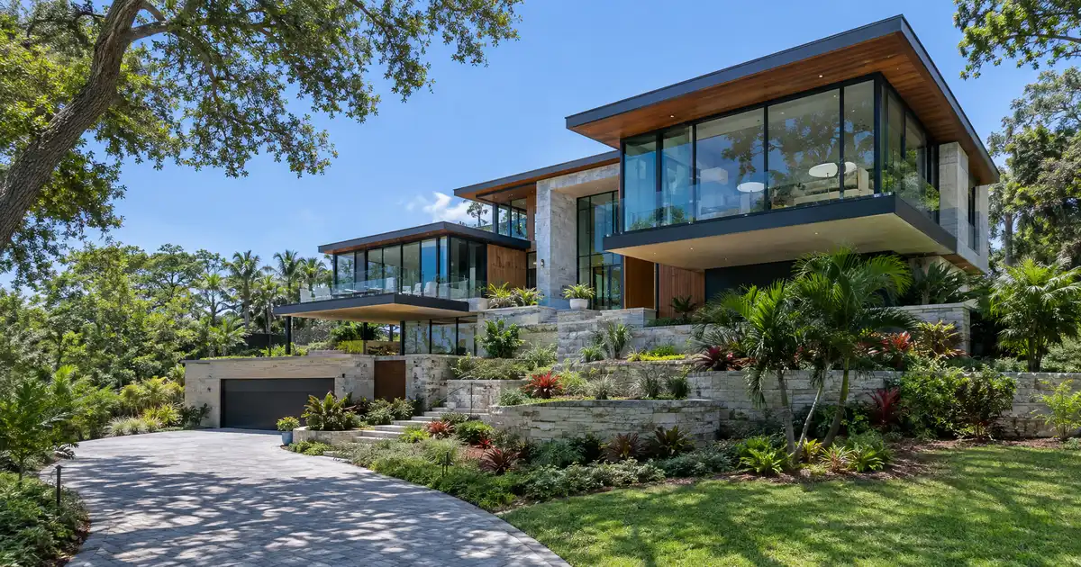 Jumbo cash-out refinance in Pinellas Park, Florida — equity above the conforming limit into cash
