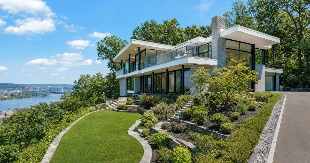 Jumbo cash-out refinance in Pittsburgh, Pennsylvania — equity above the conforming limit into cash