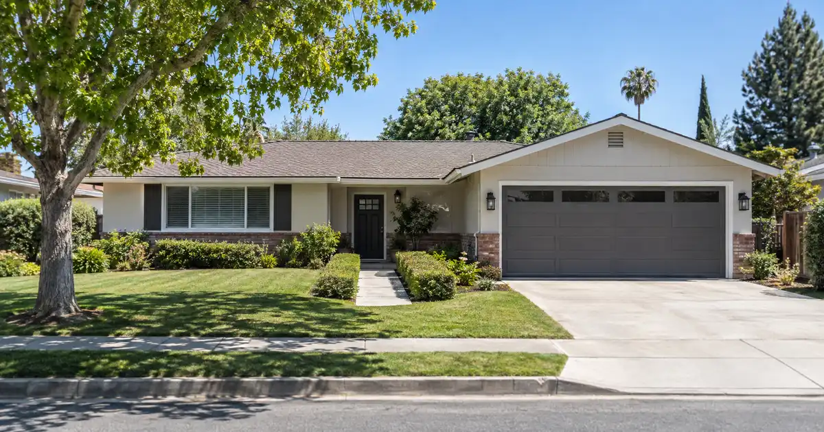 Mortgage refinance in Rialto, California — a better loan on the same home