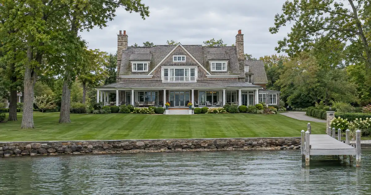 Jumbo cash-out refinance in Royal Oak, Michigan — equity above the conforming limit into cash