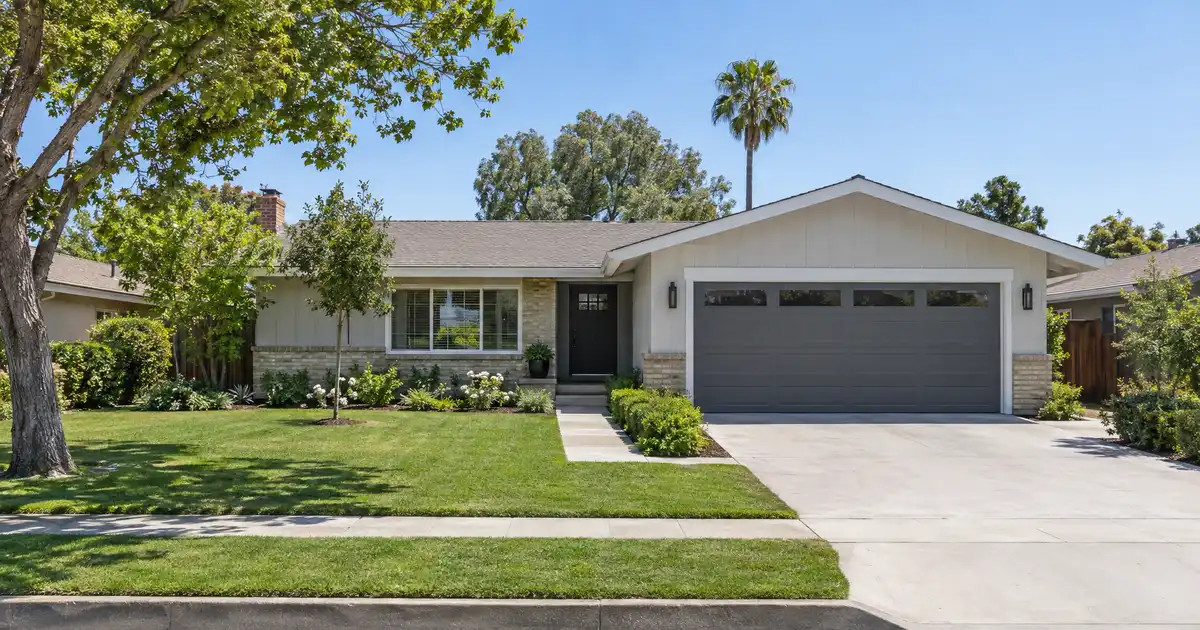 Mortgage refinance in Santa Ana, California — a better loan on the same home