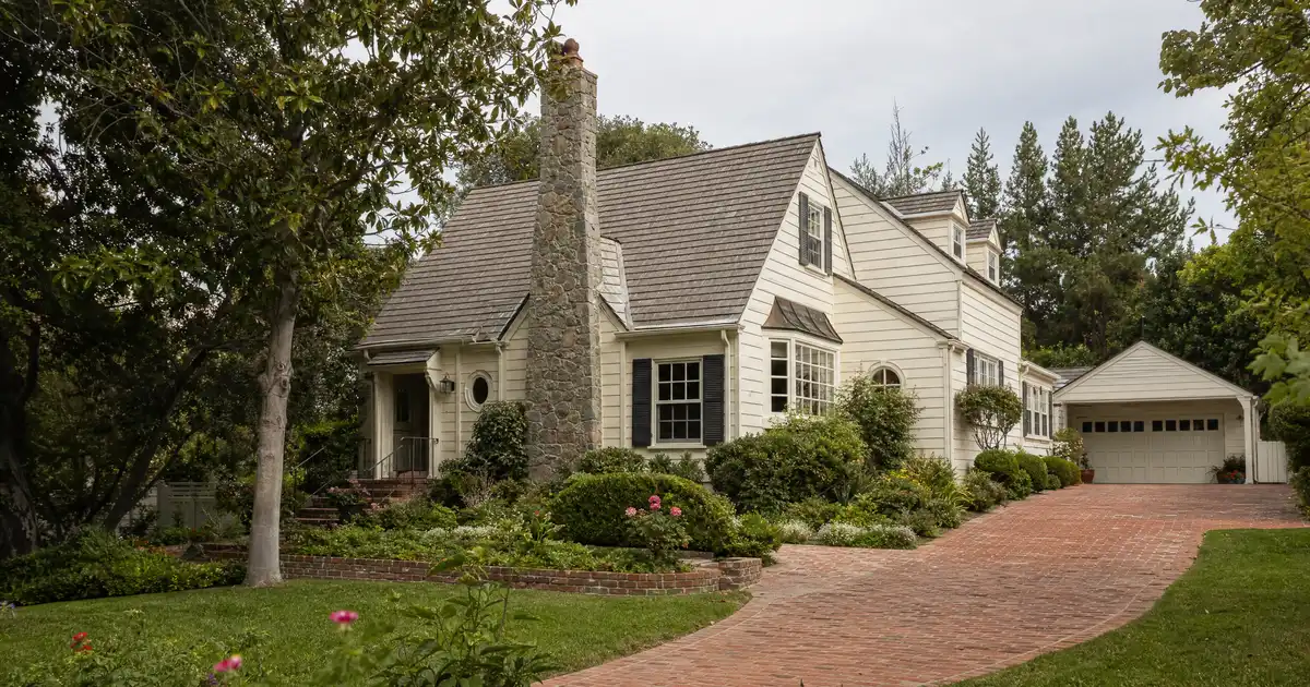 Cash-out refinance in Santa Clarita, California — home equity into cash