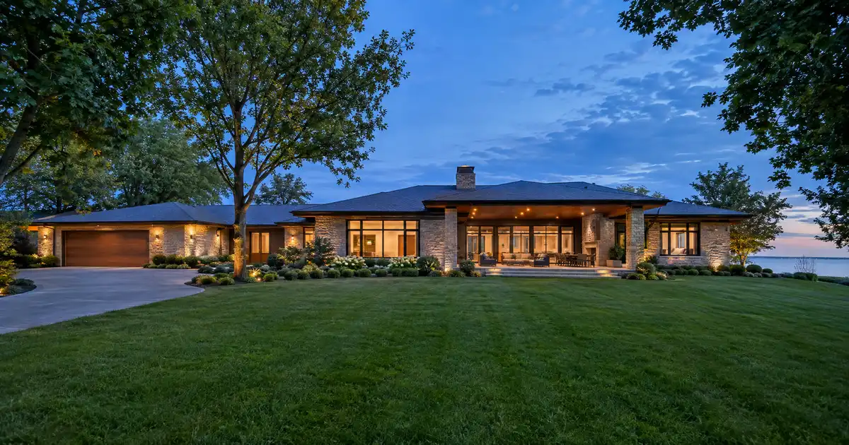 Jumbo cash-out refinance in St. Clair Shores, Michigan — equity above the conforming limit into cash