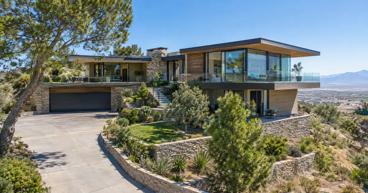 Jumbo cash-out refinance in Victorville, California — equity above the conforming limit into cash