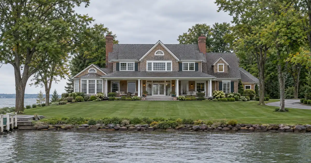 Jumbo cash-out refinance in Warren, Ohio — equity above the conforming limit into cash