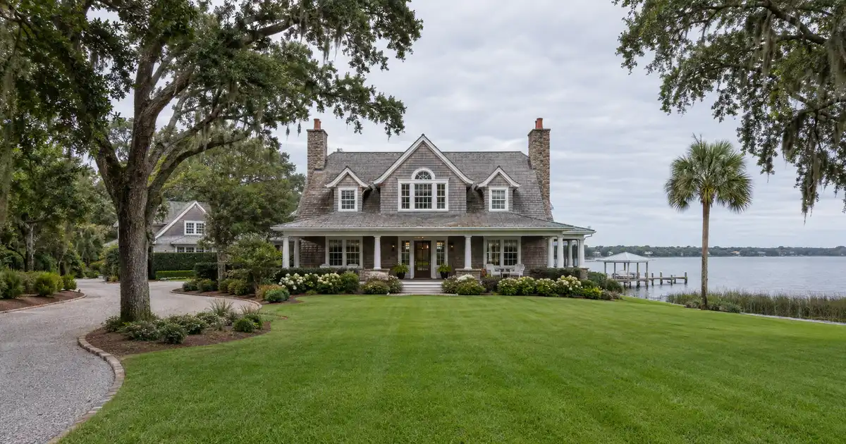 Jumbo cash-out refinance in Winter Haven, Florida — equity above the conforming limit into cash